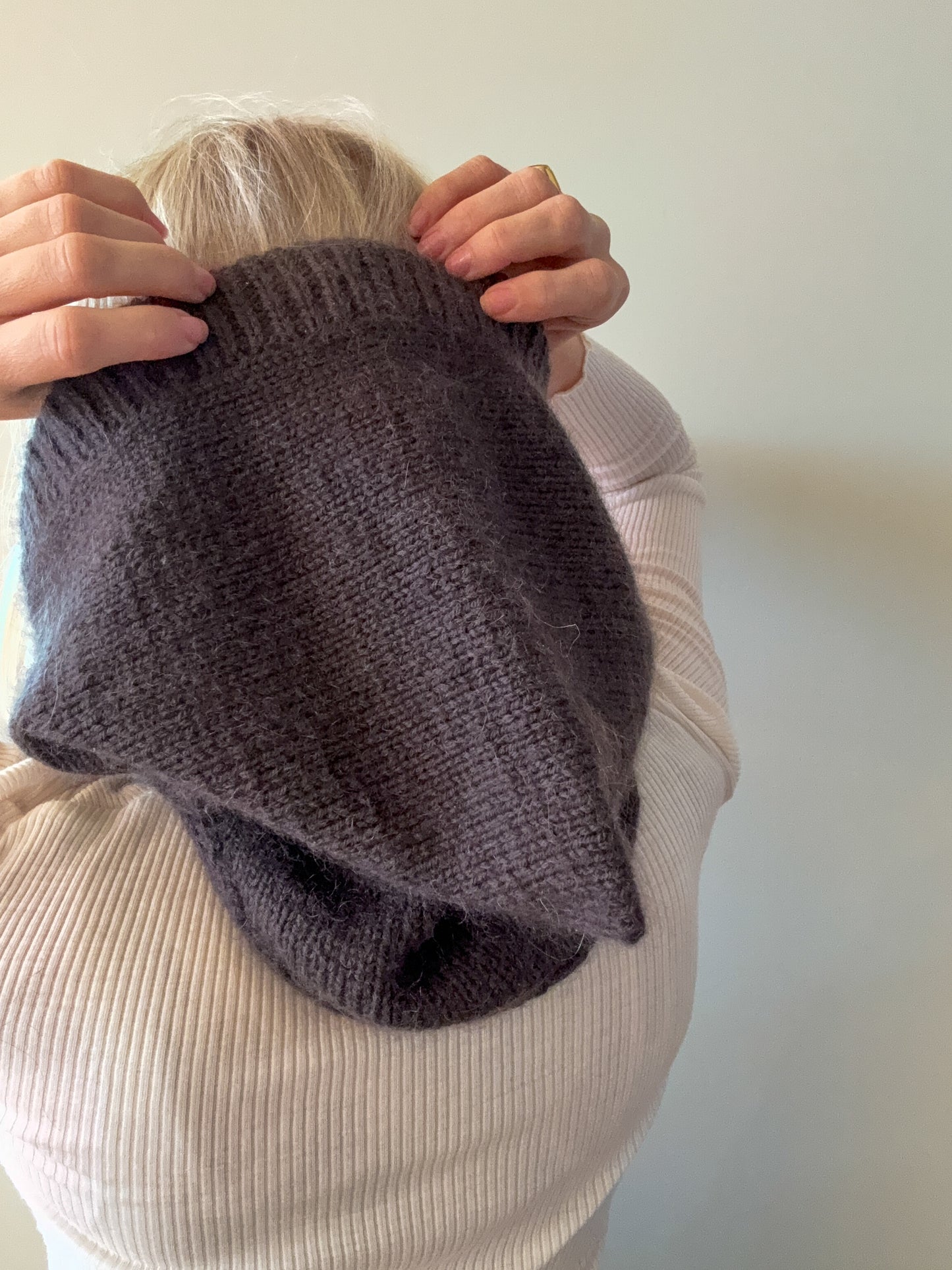 Sage Hood (svenska)