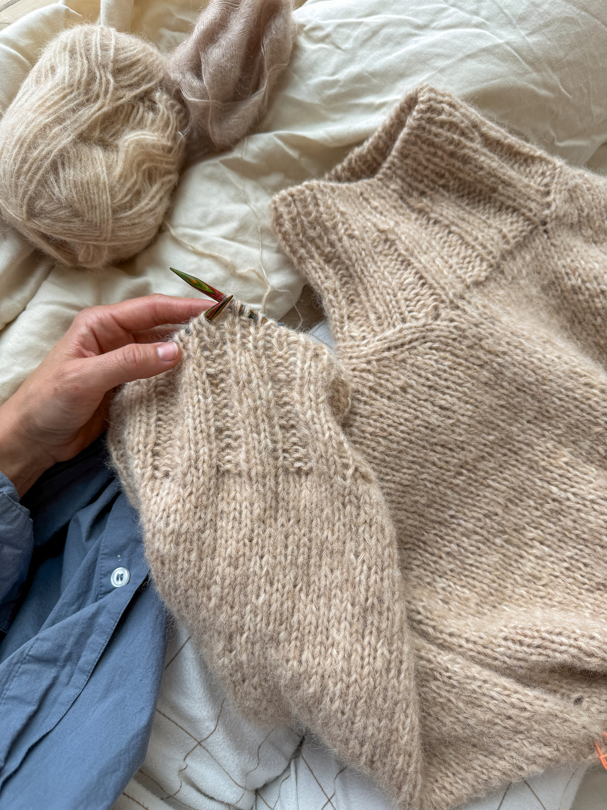 Almondy Sweater (english)