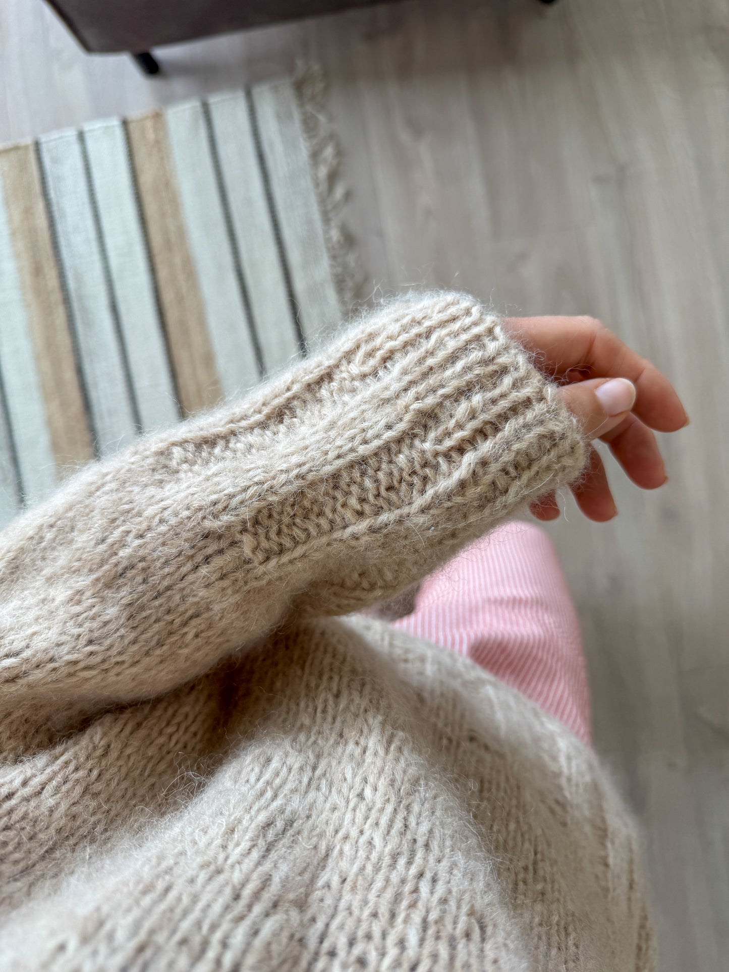 Almondy Sweater (english)